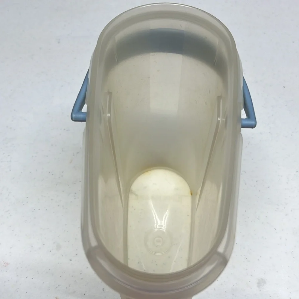 Tupperware Pitcher - Picture 6 of 10